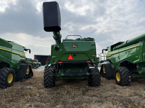 Image of John Deere S7 800 equipment image 3
