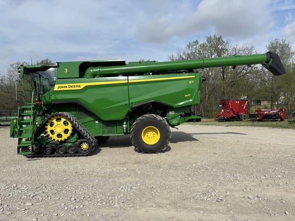 Image of John Deere S7 800 equipment image 1