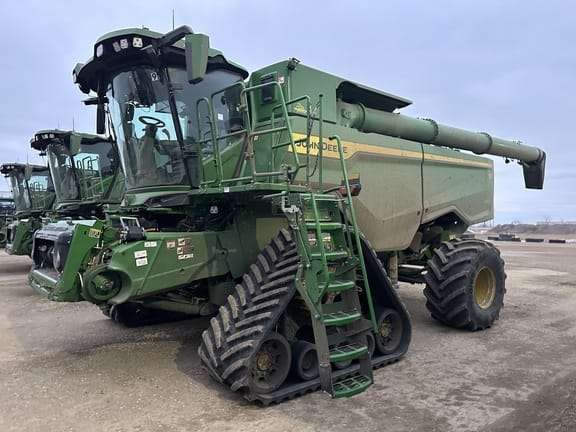 2025 John Deere S7 800 Equipment Image0