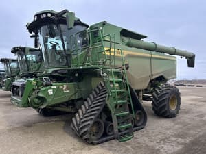 2025 John Deere S7 800 Image