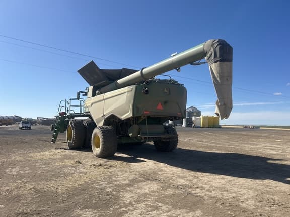 Image of John Deere S7 800 equipment image 1