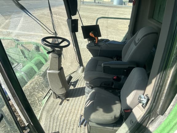 Image of John Deere S7 800 equipment image 4