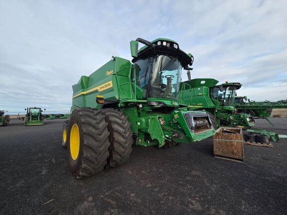 Image of John Deere S7 800 Primary image