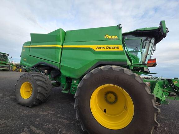 Image of John Deere S7 800 equipment image 1
