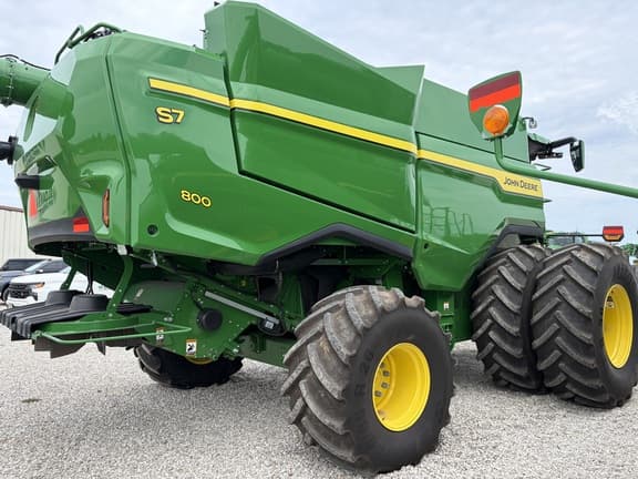 Image of John Deere S7 800 equipment image 4