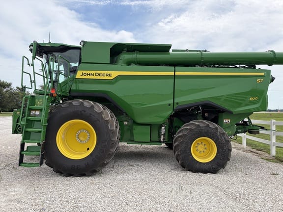 2025 John Deere S7 800 Equipment Image0