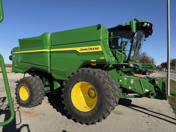 Image of John Deere S7 800 equipment image 1