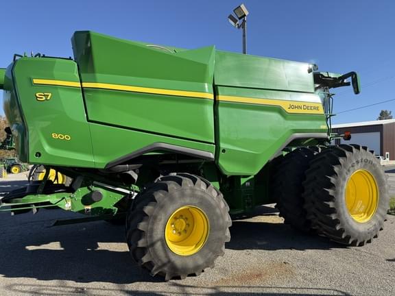 Image of John Deere S7 800 equipment image 2
