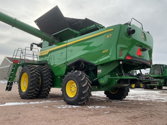 Image of John Deere S7 800 equipment image 1