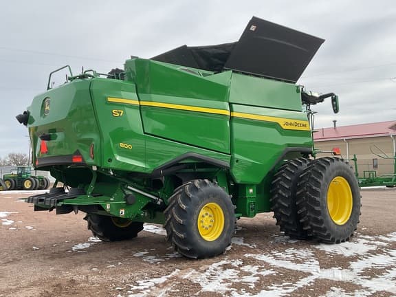 Image of John Deere S7 800 equipment image 2