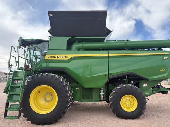 Image of John Deere S7 800 equipment image 2