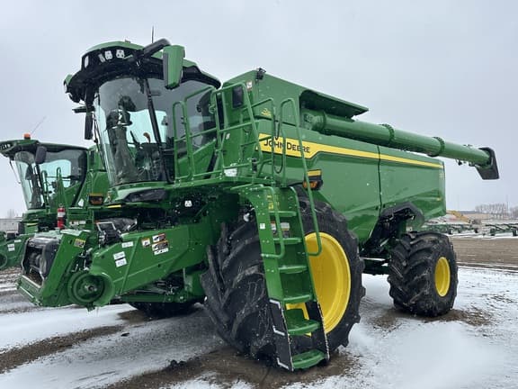 Image of John Deere S7 800 equipment image 3