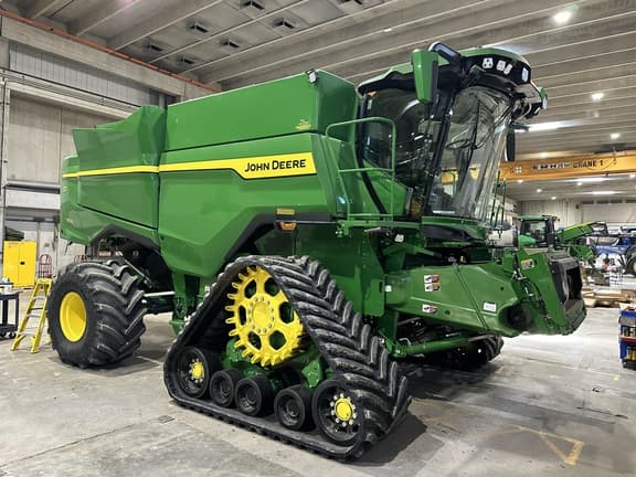 Image of John Deere S7 800 equipment image 2