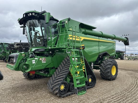 Image of John Deere S7 800 Primary image