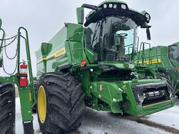 Image of John Deere S7 800 equipment image 4