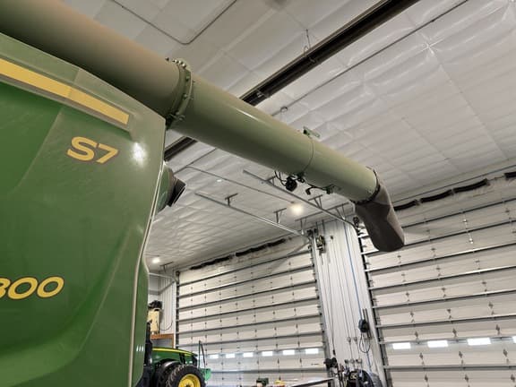 Image of John Deere S7 800 equipment image 4