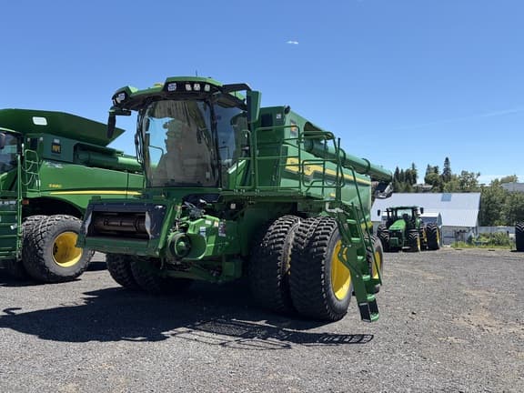 Image of John Deere S7 800 Primary image