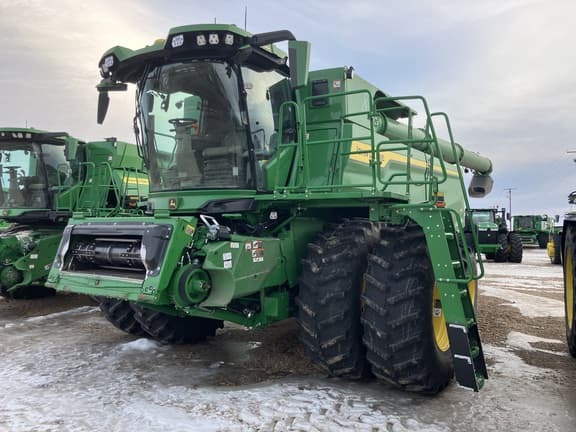 Image of John Deere S7 900 equipment image 1