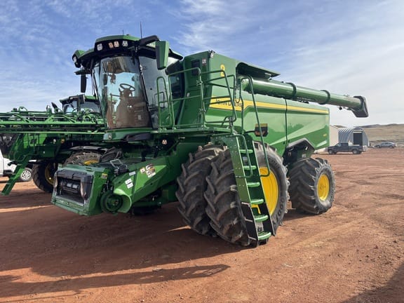 2025 John Deere S7 900 Equipment Image0