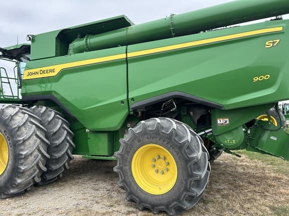 Image of John Deere S7 900 equipment image 4