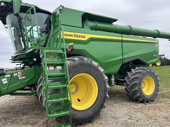 Image of John Deere S7 900 equipment image 2