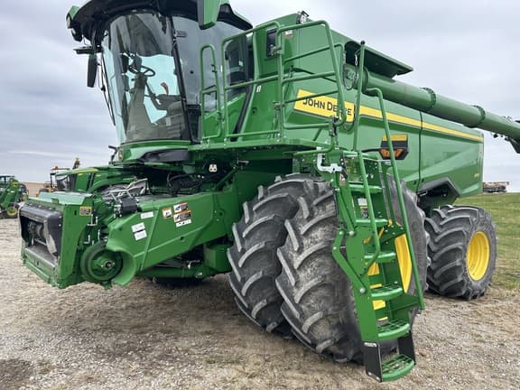 Image of John Deere S7 900 Primary image