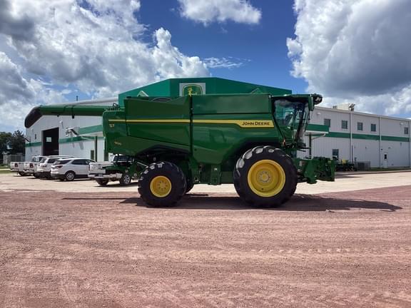 Image of John Deere S7 900 equipment image 1