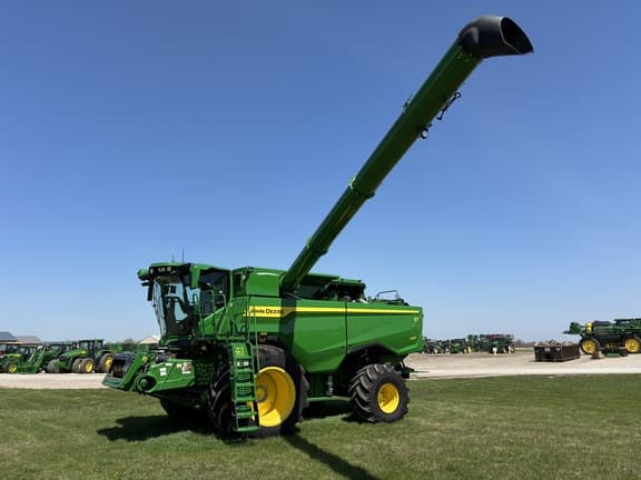Image of John Deere S7 900 equipment image 1