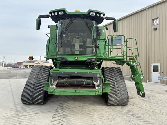Image of John Deere S7 900 equipment image 1