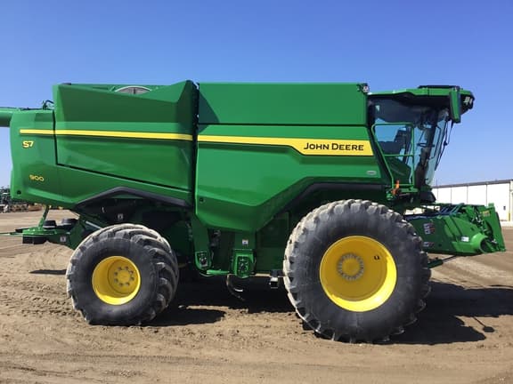 Image of John Deere S7 900 equipment image 1