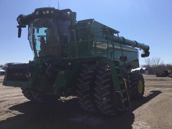 Image of John Deere S7 900 equipment image 2