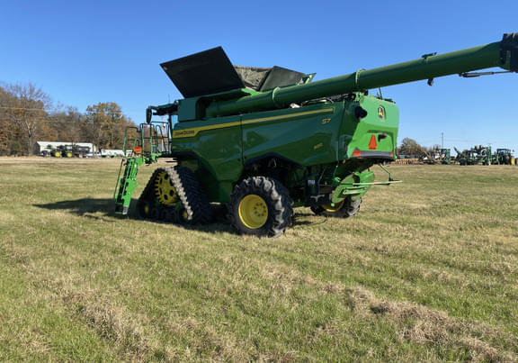 Image of John Deere S7 900 equipment image 2