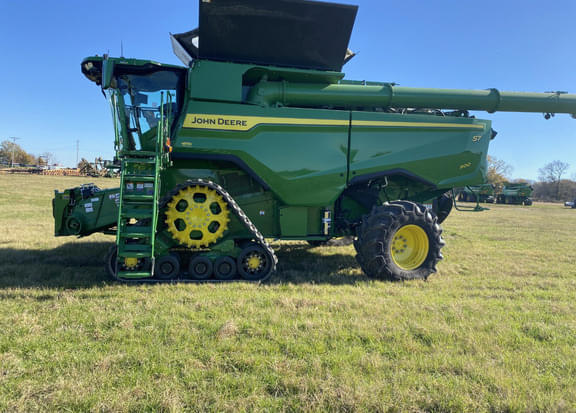 Image of John Deere S7 900 equipment image 1