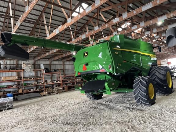 Image of John Deere S7 900 equipment image 1