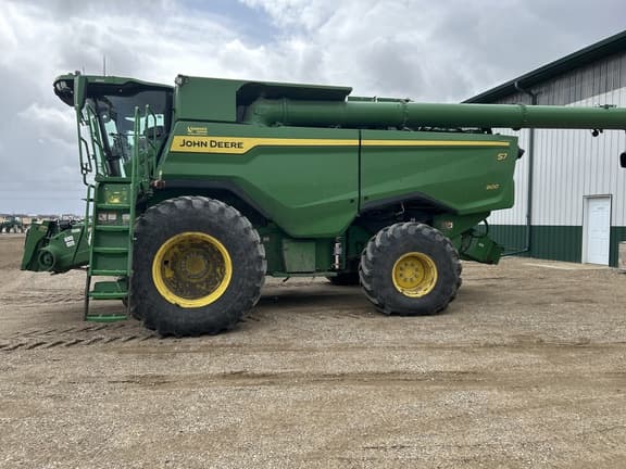 Image of John Deere S7 900 equipment image 1