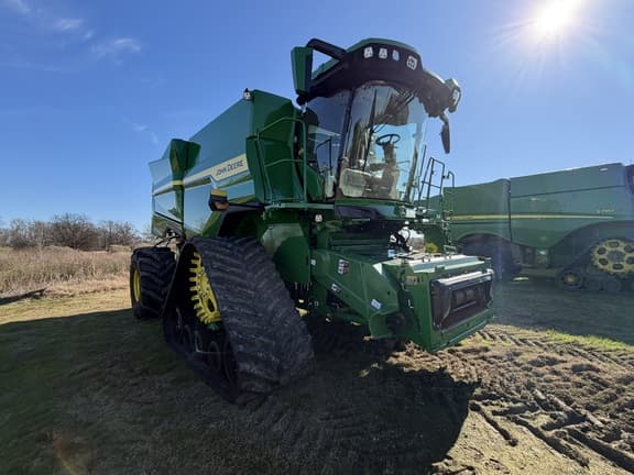 Image of John Deere S7 900 Primary image