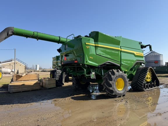 Image of John Deere S7 900 equipment image 1