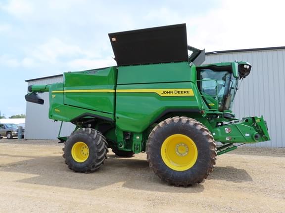 Image of John Deere S7 900 equipment image 1