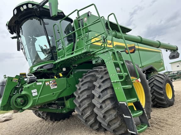 Image of John Deere S7 900 equipment image 2