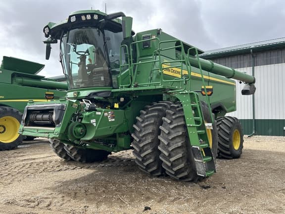 Image of John Deere S7 900 Primary image