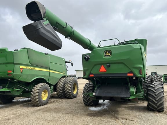 Image of John Deere S7 900 equipment image 4