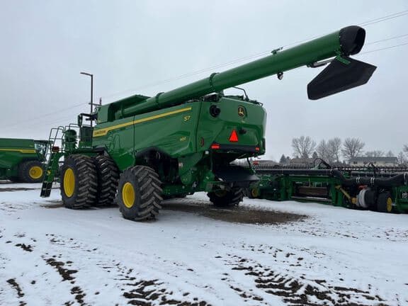 Image of John Deere S7 900 equipment image 2