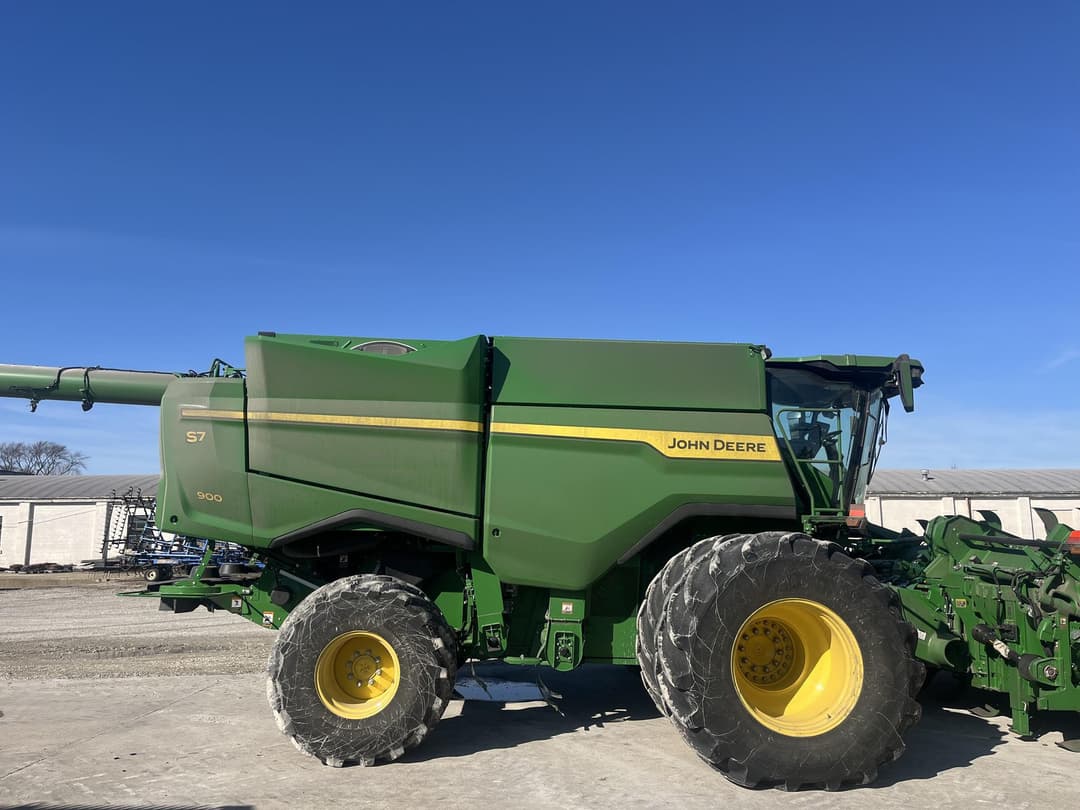 Image of John Deere S7 900 Primary Image