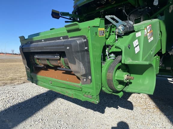 Image of John Deere S780 equipment image 3