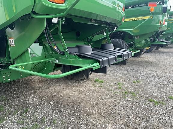 Image of John Deere S790 equipment image 4