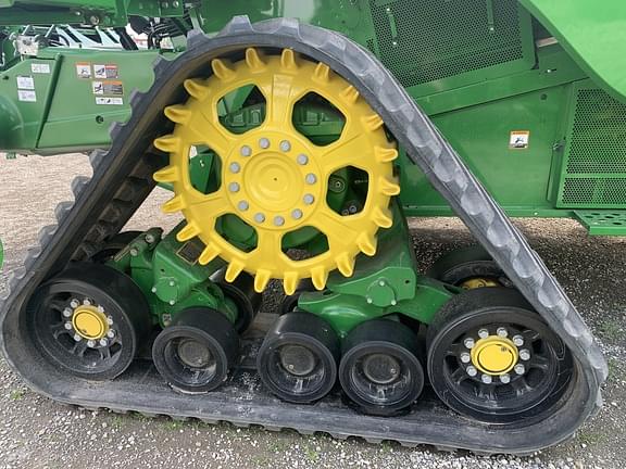 Image of John Deere S790 equipment image 1
