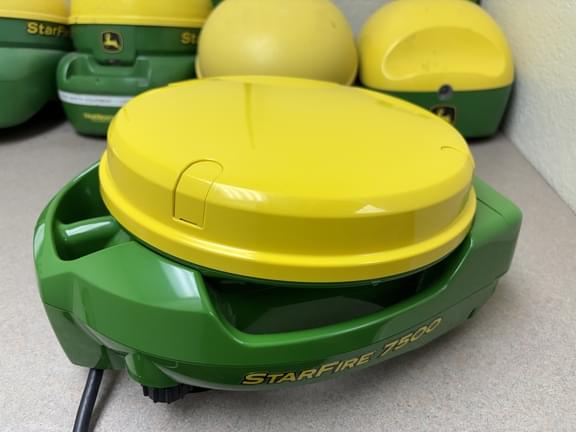 Image of John Deere StarFire 7500 Image 0