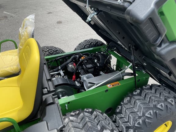 Image of John Deere Gator TH 6x4 Diesel equipment image 4