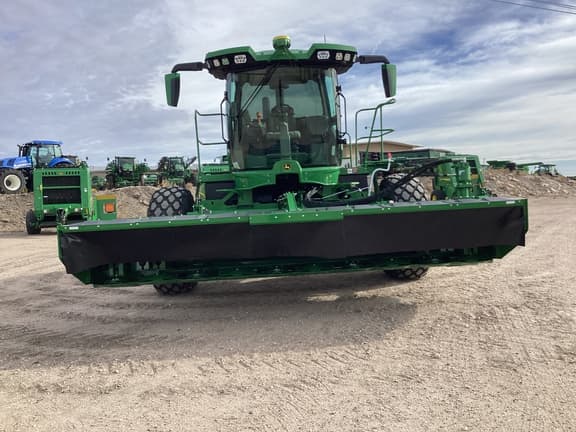 Image of John Deere W235 equipment image 1