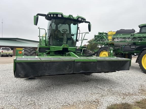 Image of John Deere W235 equipment image 4